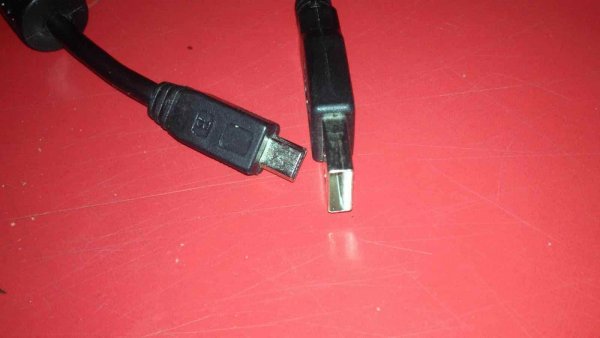 Cavo &gt;USB per esterno.jpg